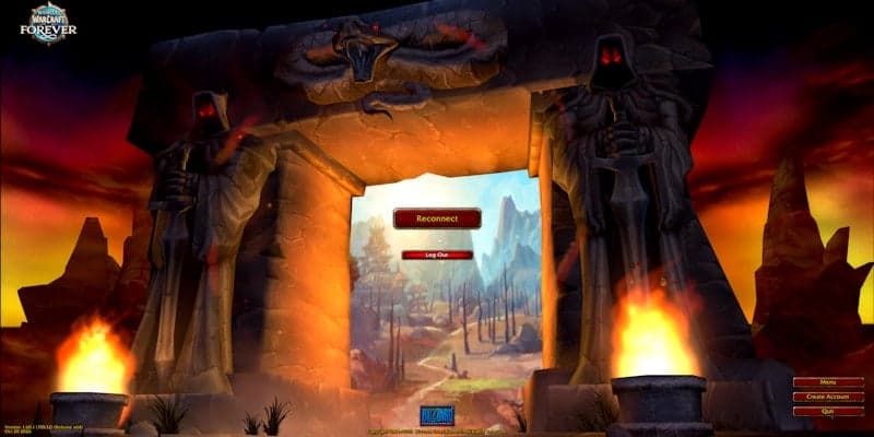 L'écran de connexion de WoW Forever, devant la Porte des Ténèbres encadrée de deux statues et de braseros